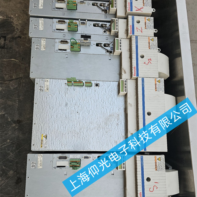 金屬加工專(zhuān)用力士樂(lè)驅(qū)動(dòng)器TDM1.2-100-300-W1-000報(bào)警顯示F7020維修